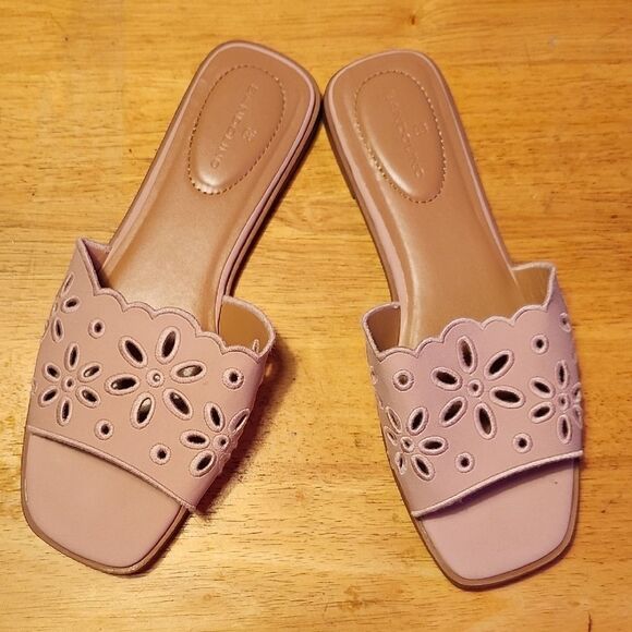Bandolino 9.5 Mauve Eyelet Sandal -NWOT - Picture 1 of 6